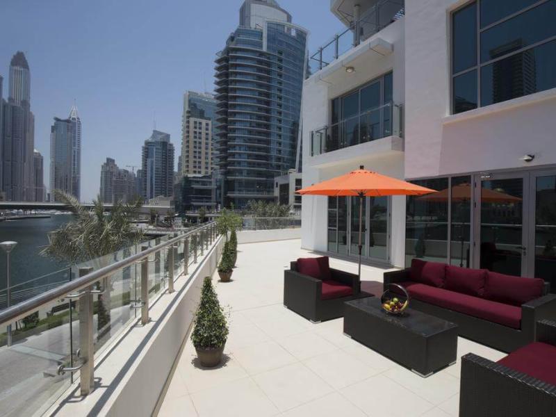 La Verda Dubai Marina Suites & Villas