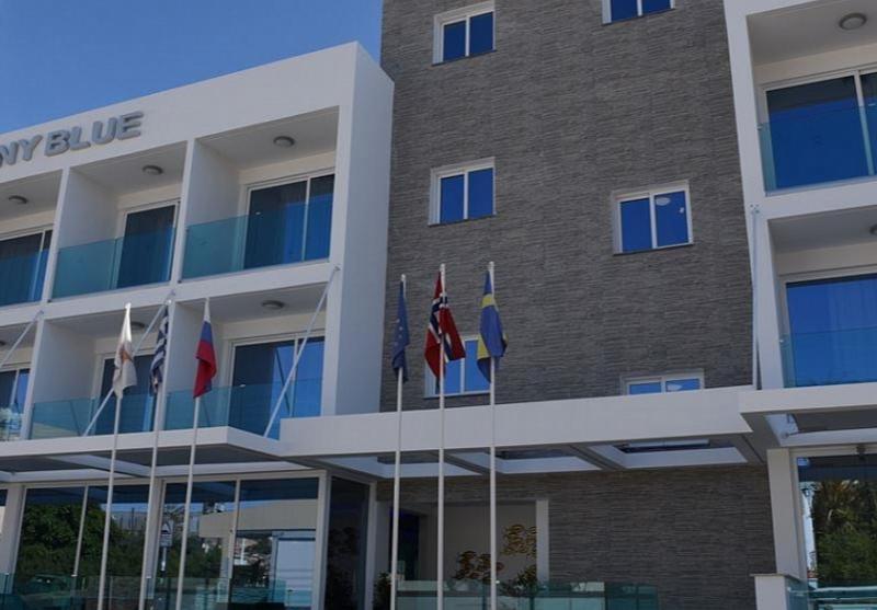 Sunny Blue Hotel