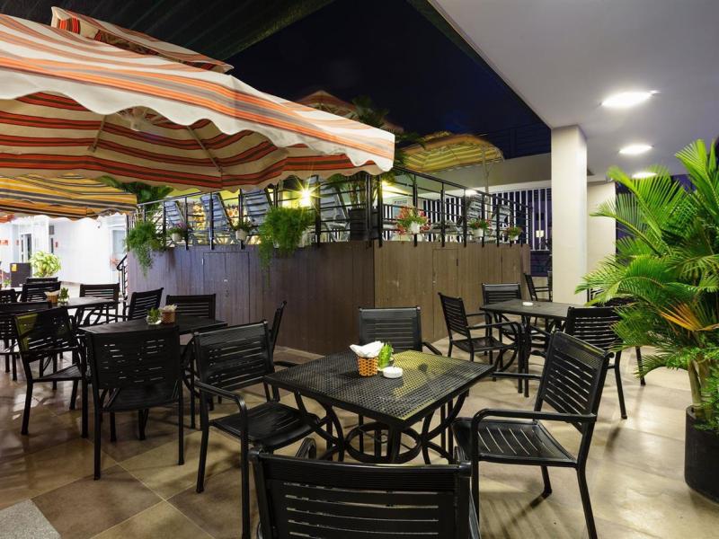 Maple Leaf Hotel & Apartment