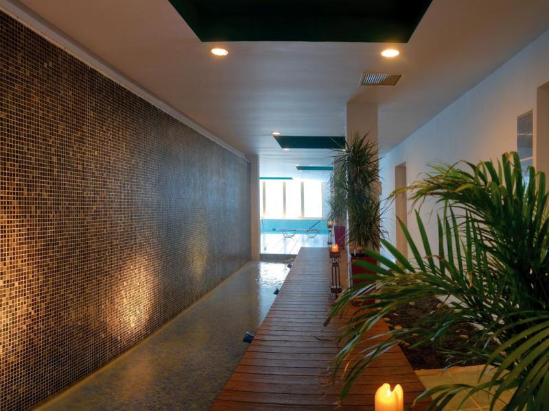 Rhodes Bay Hotel & Spa