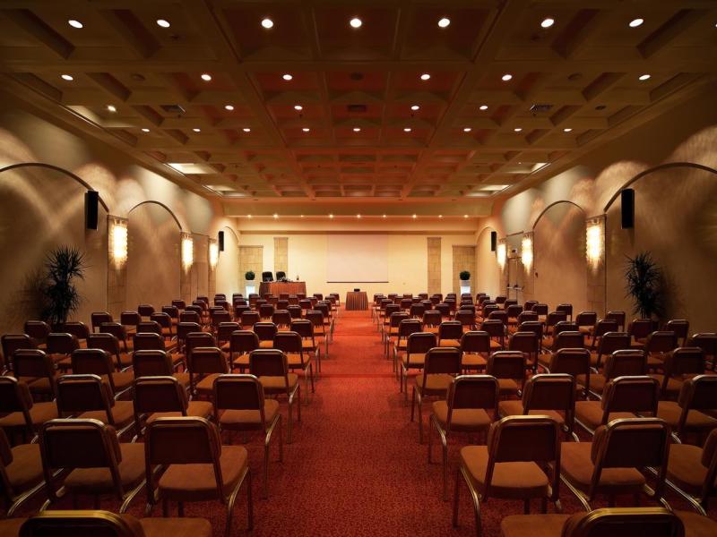 Rhodes Bay Hotel & Spa