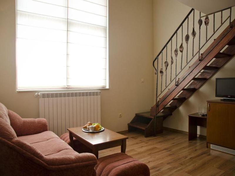 Bizev Hotel
