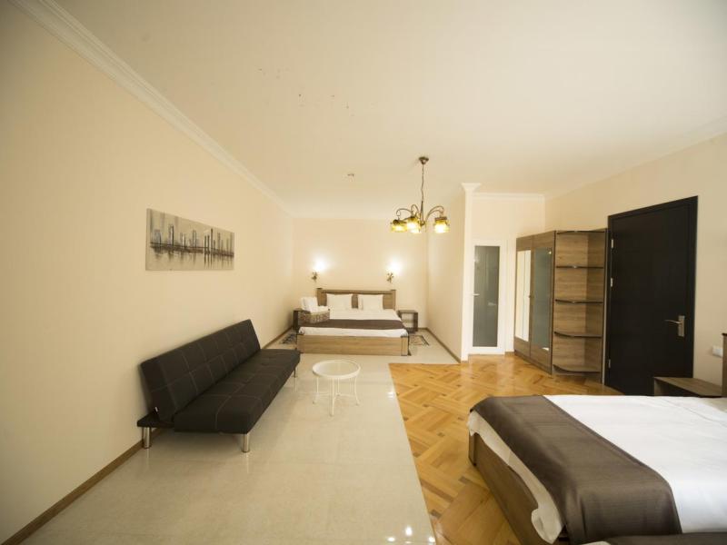 Log Inn Boutique Hotel