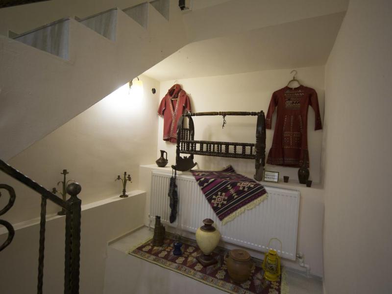 Log Inn Boutique Hotel