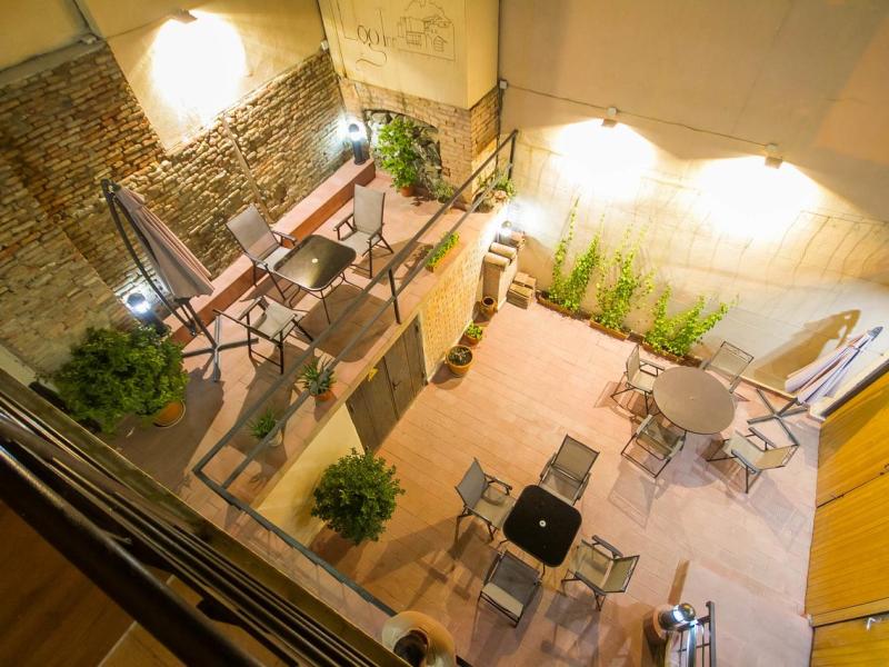Log Inn Boutique Hotel