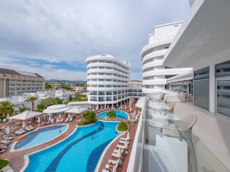 Laguna Beach Alya Resort & Spa