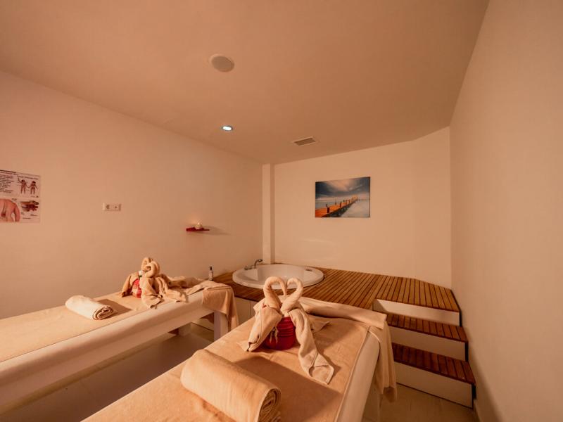 Laguna Beach Alya Resort & Spa