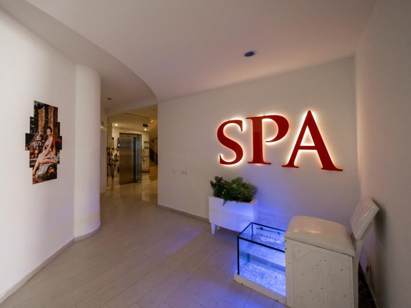 Laguna Beach Alya Resort & Spa