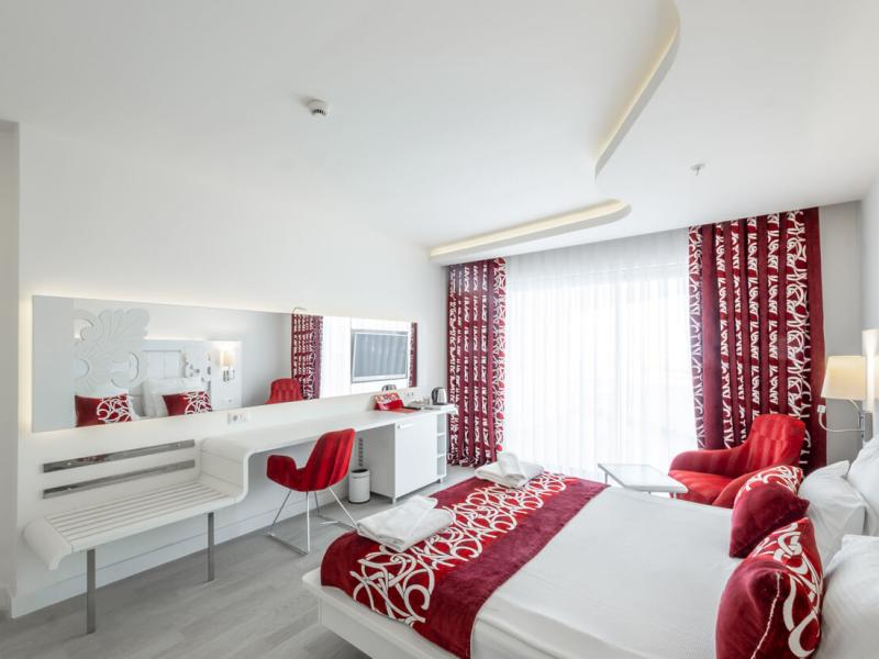 Laguna Beach Alya Resort & Spa