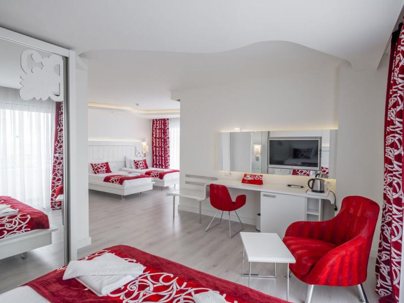 Laguna Beach Alya Resort & Spa