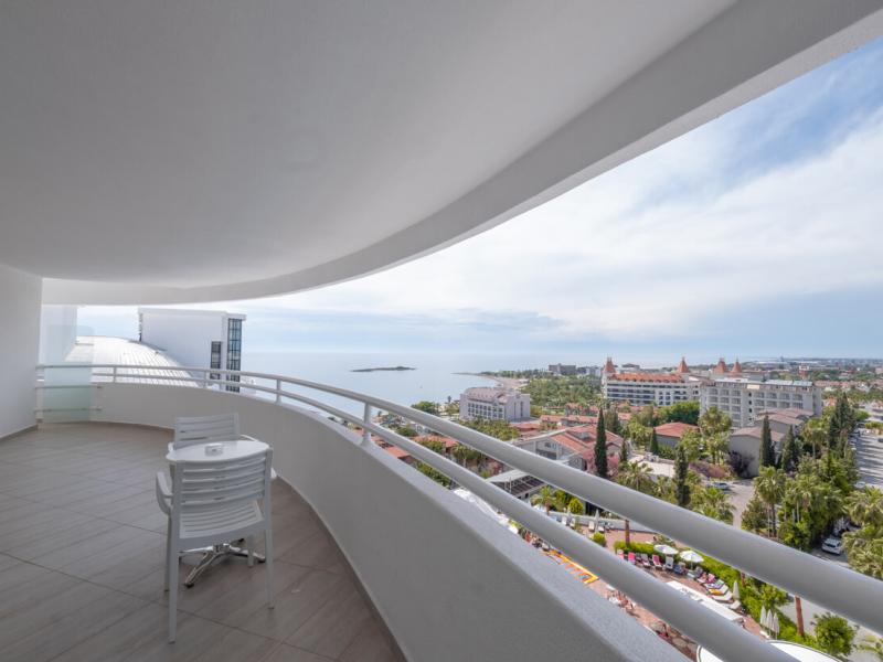 Laguna Beach Alya Resort & Spa