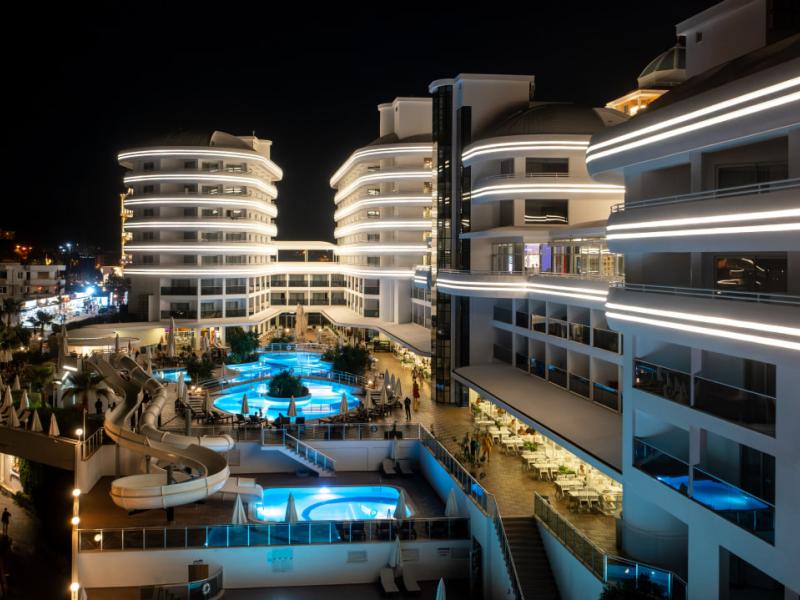 Laguna Beach Alya Resort & Spa