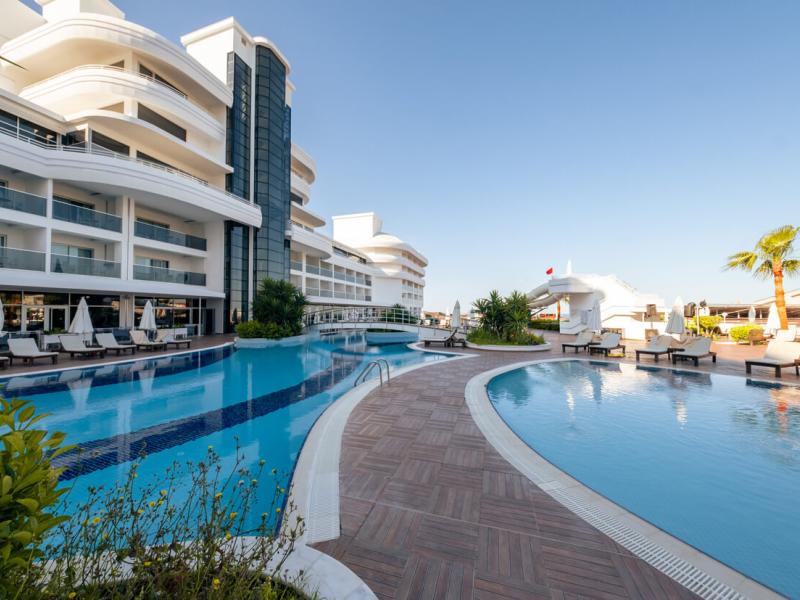 Laguna Beach Alya Resort & Spa