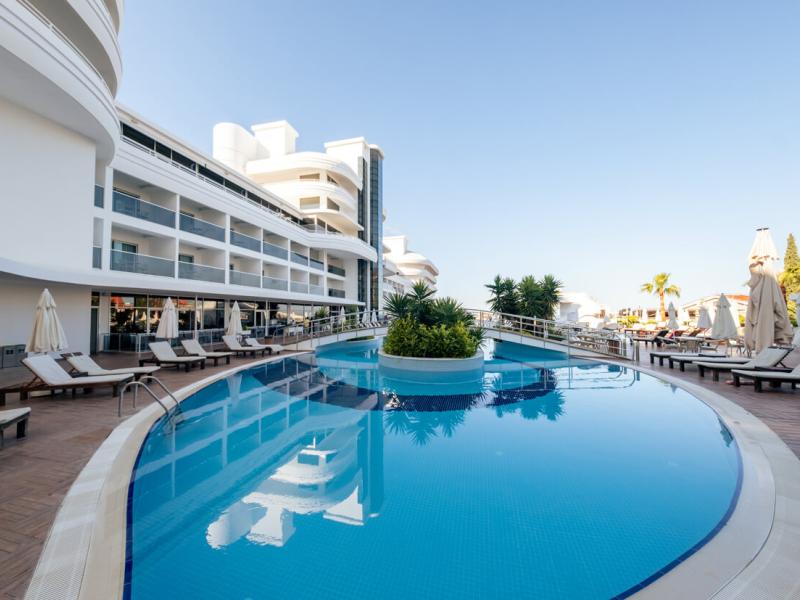 Laguna Beach Alya Resort & Spa