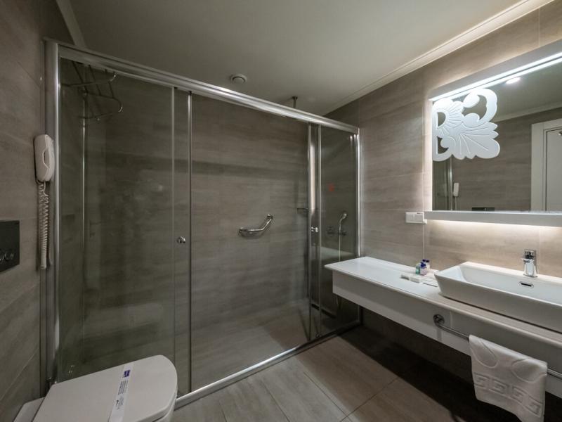 Laguna Beach Alya Resort & Spa