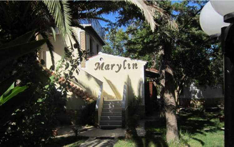 Marylin Apartments