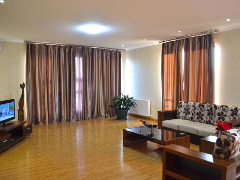 Patriot Hotel & Restaurant