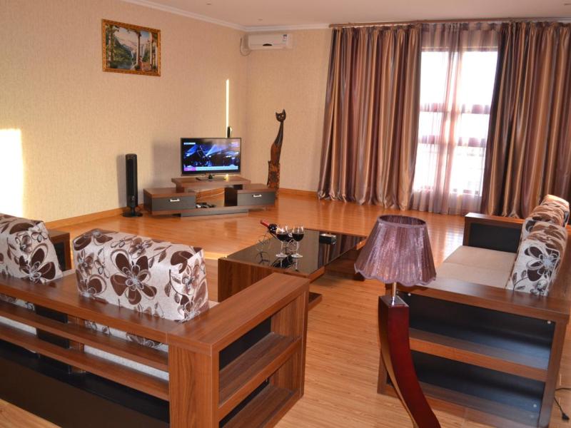 Patriot Hotel & Restaurant