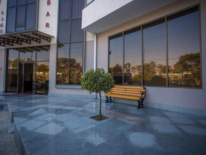 Patriot Hotel & Restaurant