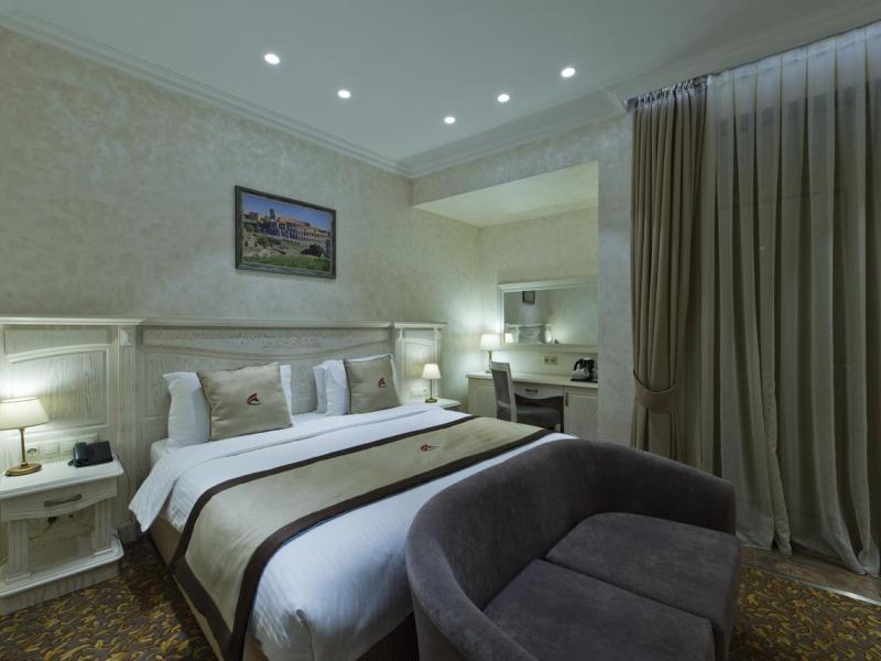 Colosseum Marina Hotel