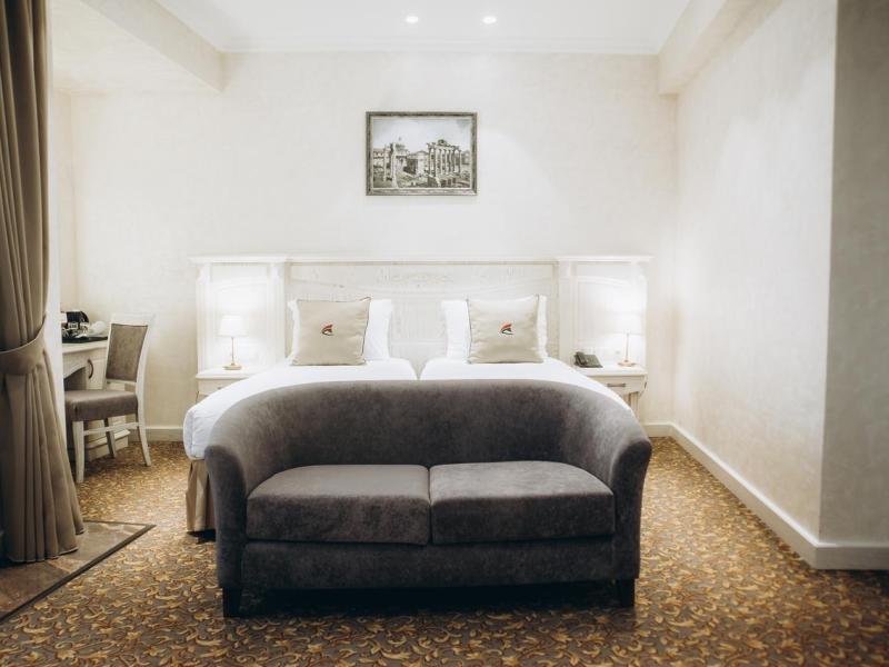 Colosseum Marina Hotel