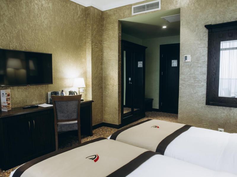 Colosseum Marina Hotel