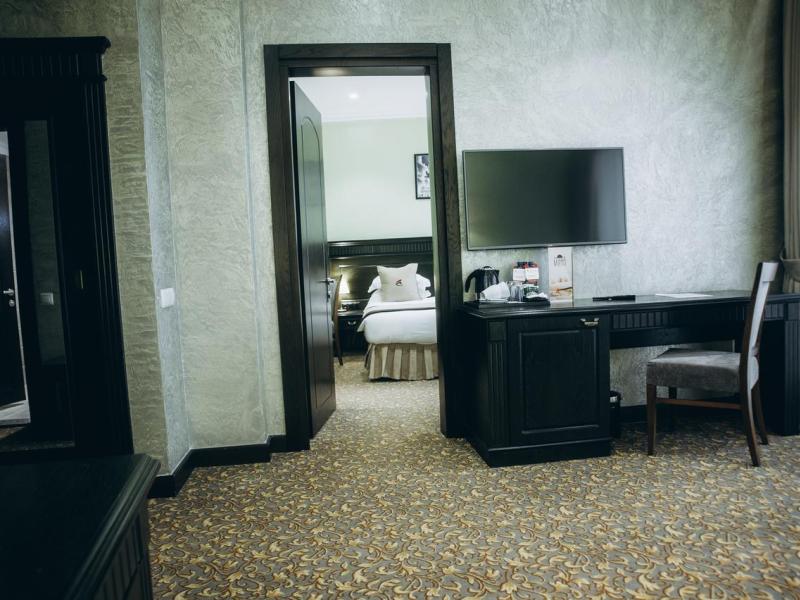 Colosseum Marina Hotel