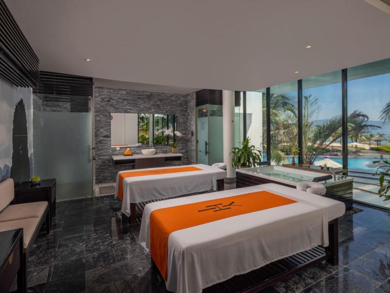 Melia Danang Beach Resort