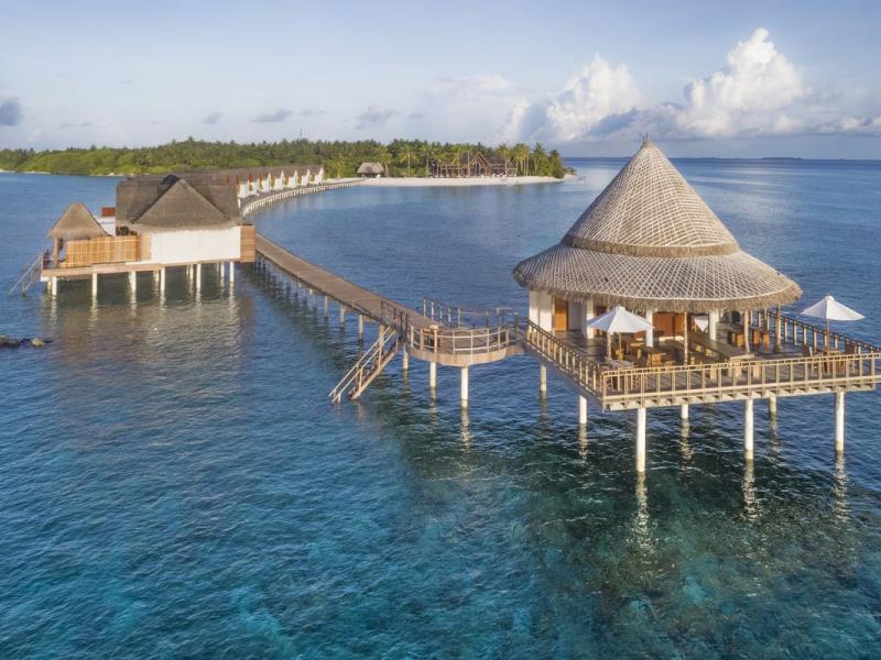 Furaveri Island Resort & Spa