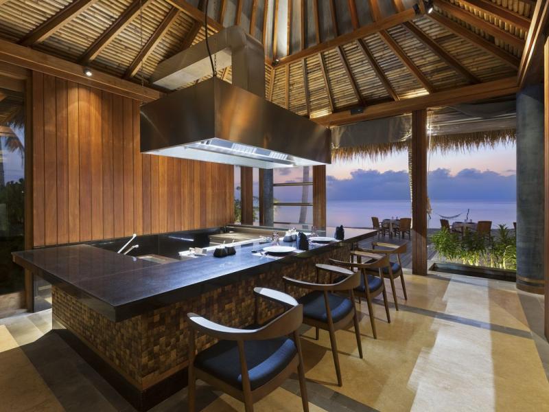 Furaveri Island Resort & Spa