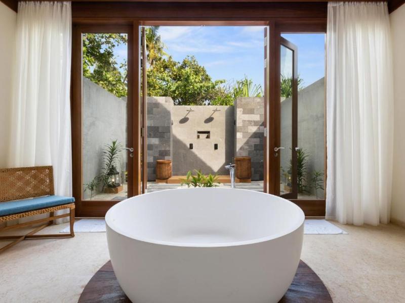 Furaveri Island Resort & Spa