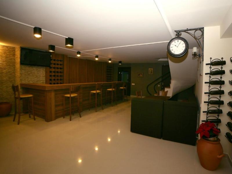 Basilon Hotel
