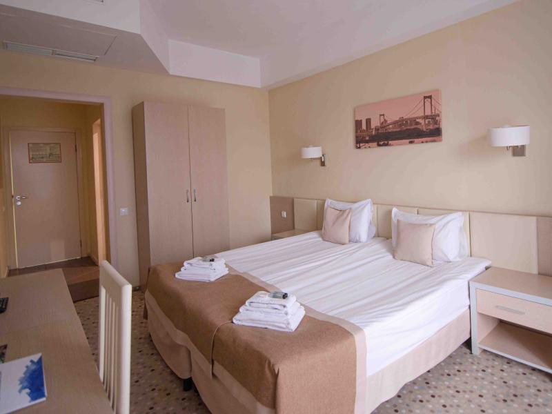 Bridge Family Resort