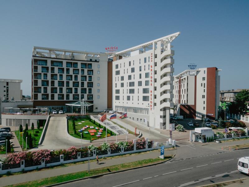 Bridge Family Resort