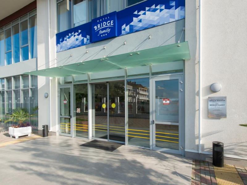 Bridge Family Resort