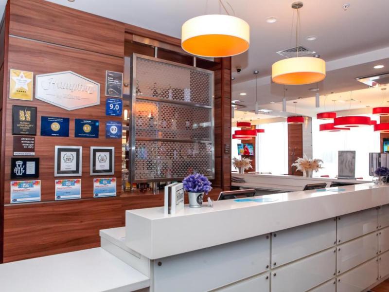 Hampton by Hilton