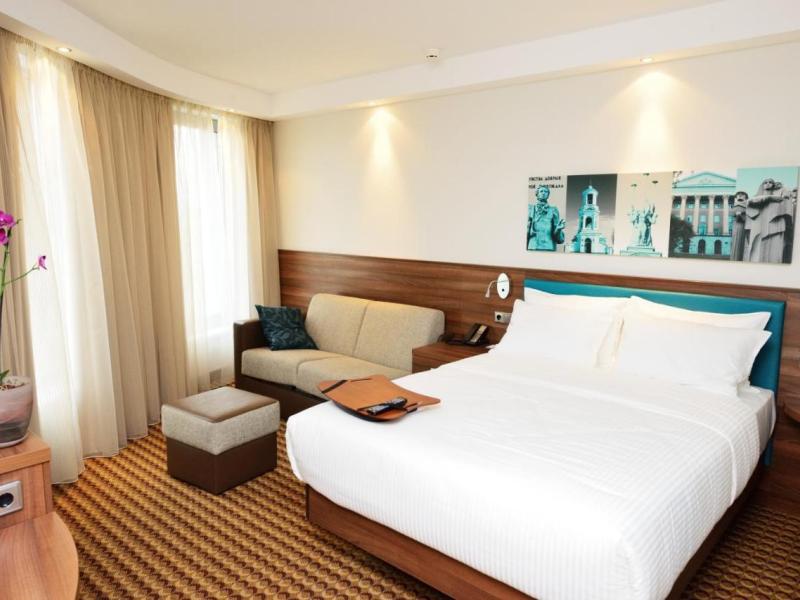 Hampton by Hilton