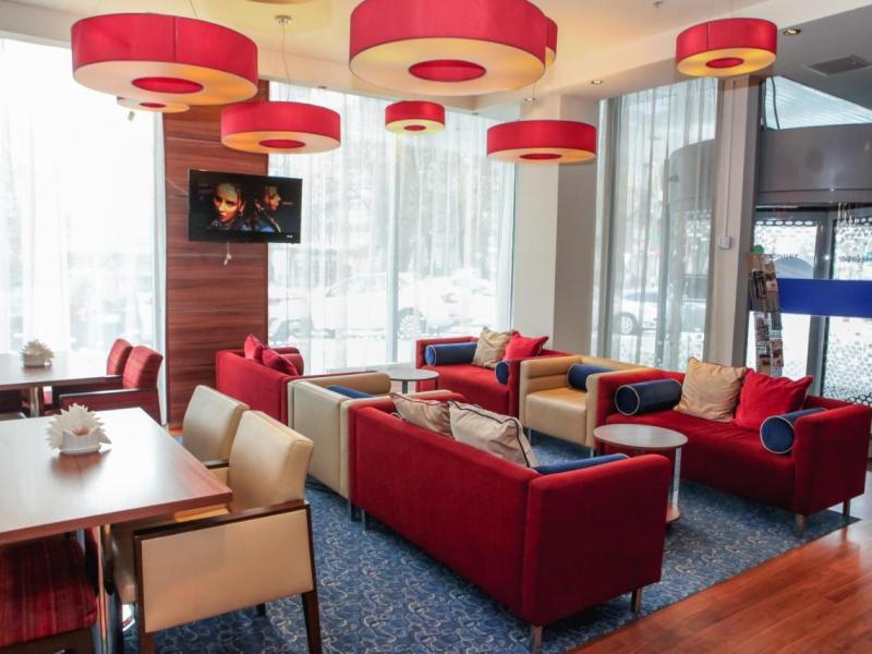 Hampton by Hilton