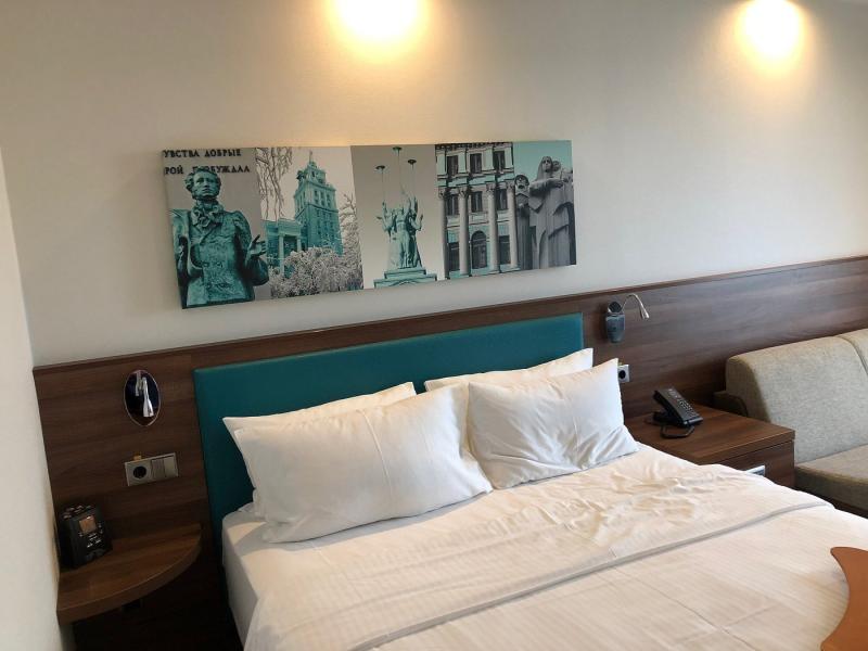 Hampton by Hilton