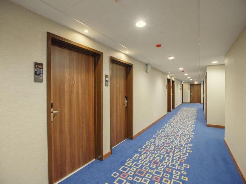 Hampton by Hilton