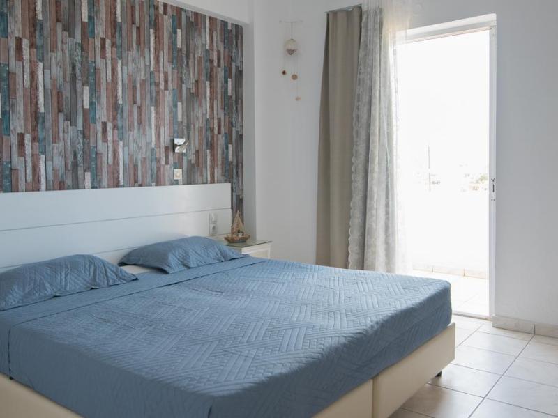 Silver Sun Studios & Apartments