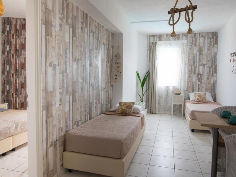 Silver Sun Studios & Apartments