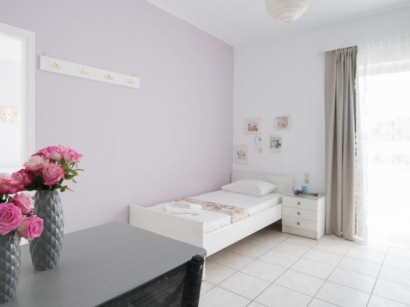 Silver Sun Studios & Apartments