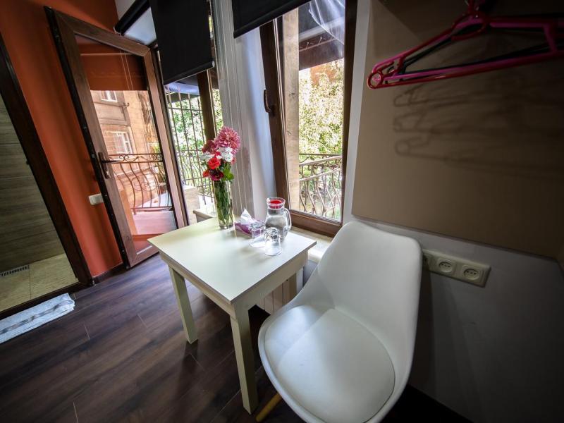 Elysium Gallery Hotel