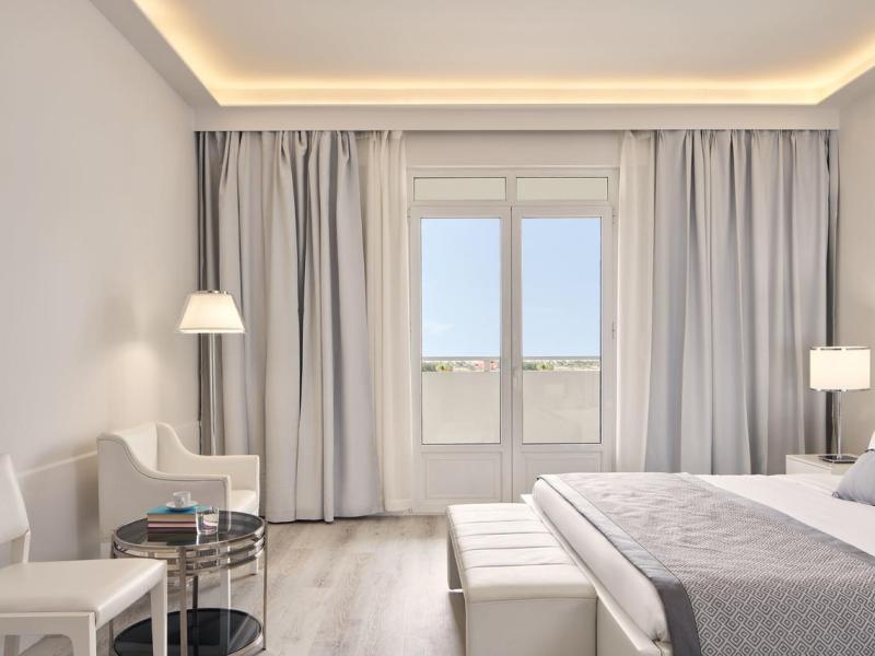 Mr & Mrs White Crete Lounge Resort & Spa
