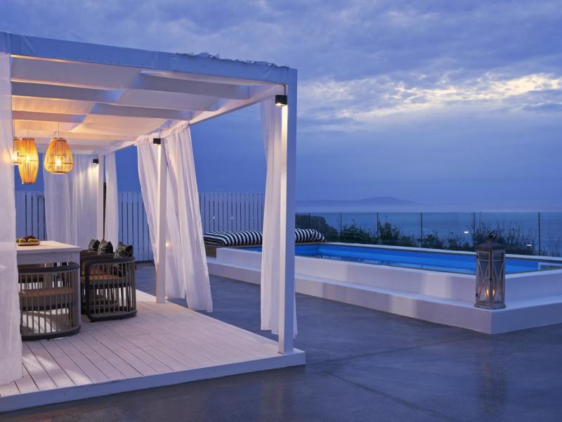Mr & Mrs White Crete Lounge Resort & Spa