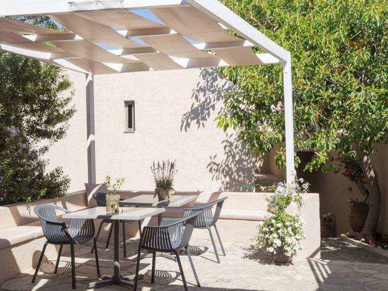 Sundance Apartments & Suites