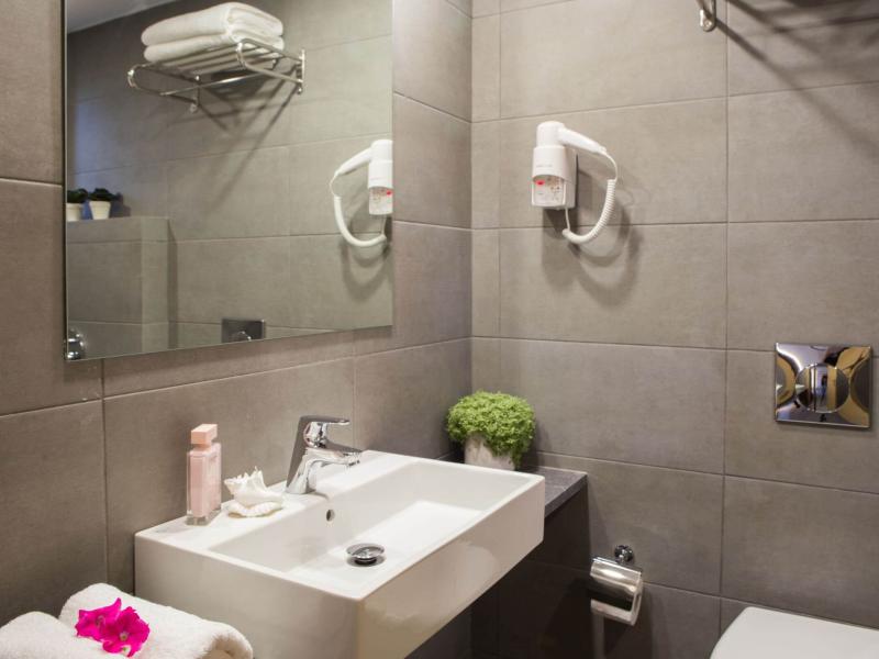 Sundance Apartments & Suites