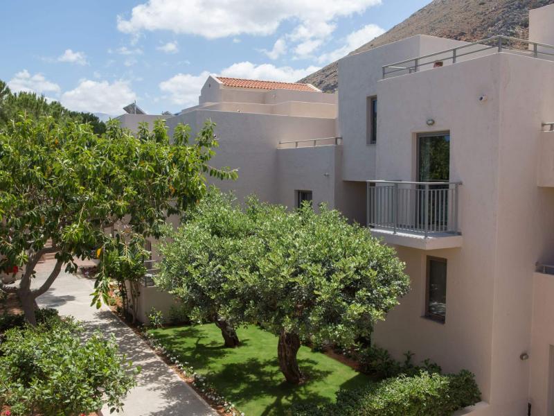 Sundance Apartments & Suites