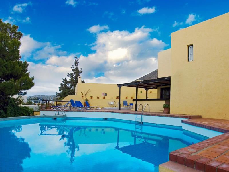 Sundance Apartments & Suites